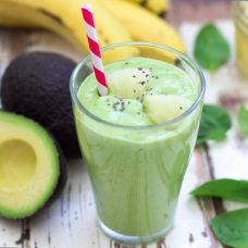 protein smoothie, protein shakes, protein shake, protein smoothie recipes, shamrock smoothie, shamrock shake, shamrock protein smoothie, shamrock protein shake, green protein shake, green protein smoothie, protein shake recipes