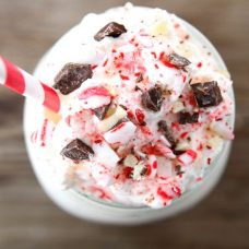 protein shake, protein smoothie, peppermint bark protein shake, peppermint bark protein smoothie, protein shake diet, protein shake recipes, peppermint protein shake, protein shakes, best protein shake, best protein shakes, protein shakes for women, protein shakes for weight loss, whey protein shake