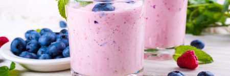 berry smoothie, mixed berry smoothie, berry protein smoothie, mixed berry protein smoothie, mixed berry smoothie recipe, mixed berry protein smoothie recipe, berry protein smoothie recipe, protein shakes, protein shake recipes, smoothie, strawberry smoothie, blueberry smoothie